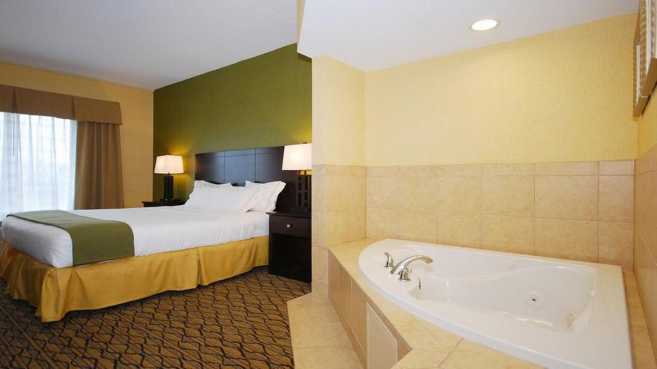 Wingate By Wyndham Hotel 2*