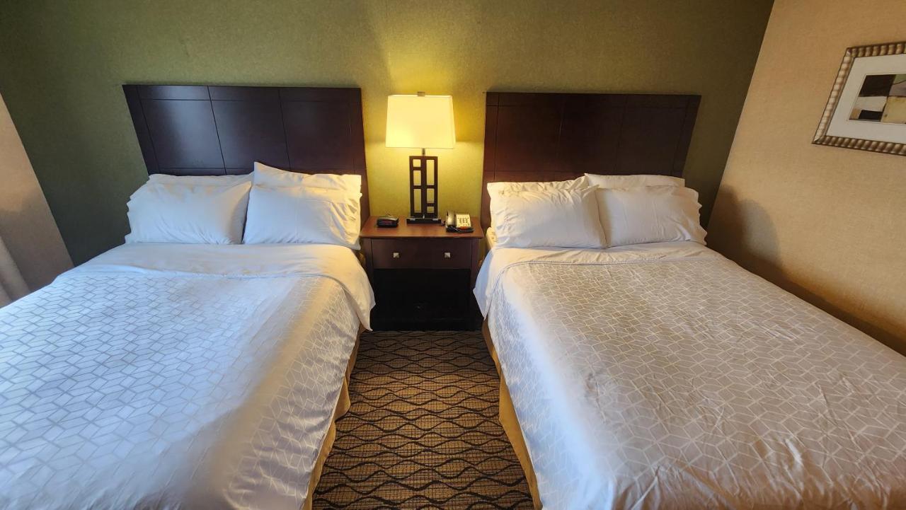 Wingate By Wyndham Hotel