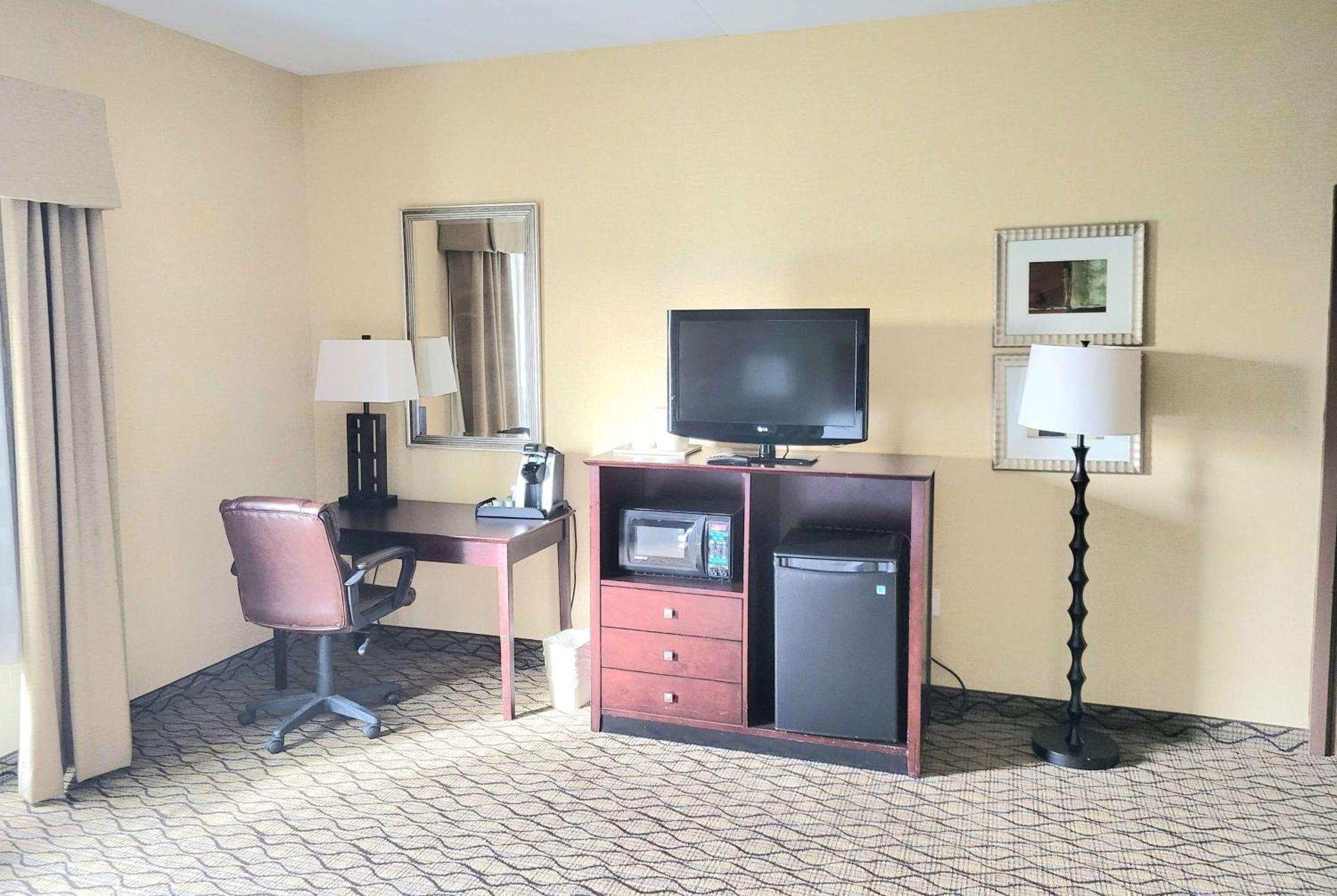 Wingate By Wyndham Hotel